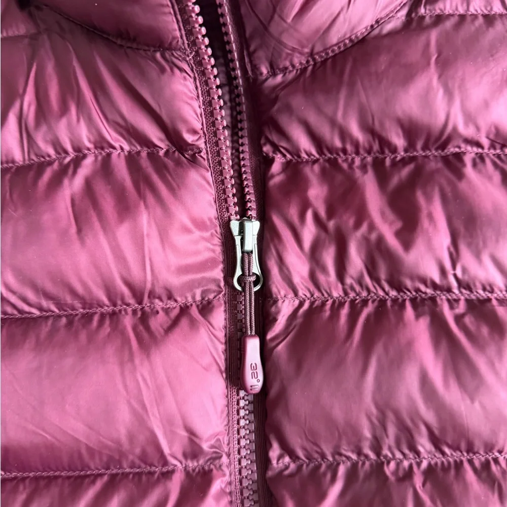 32 degrees heat quilted puffer vest Burgundy lightweight. Great for travel sizeM - Picture 5 of 10